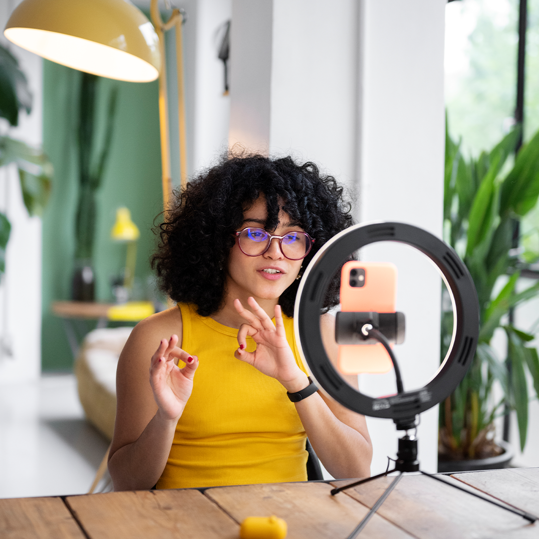 Best Lightweight Curl Definers for Bouncy Spring Curls